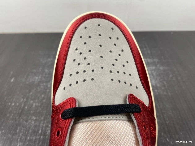 1 Retro Low OG Room Jordan Trophy Away 0103